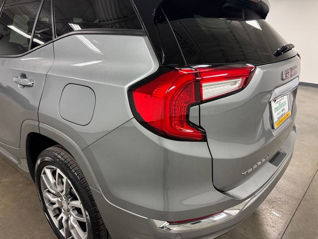 Used 2023 GMC Terrain Denali image 14
