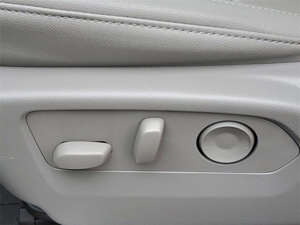 Certified 2024 Chevrolet Silverado 1500 LTZ image 39