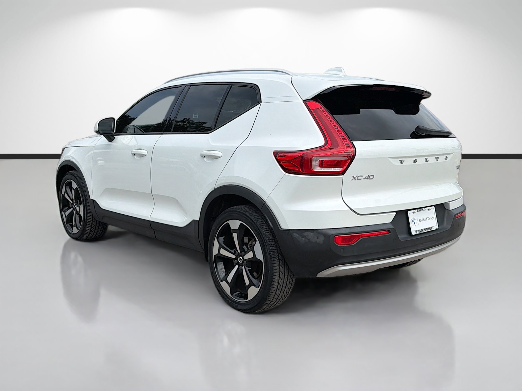Used 2021 Volvo XC40 T5 Momentum w/ Premium Package AWD/4WD image 5
