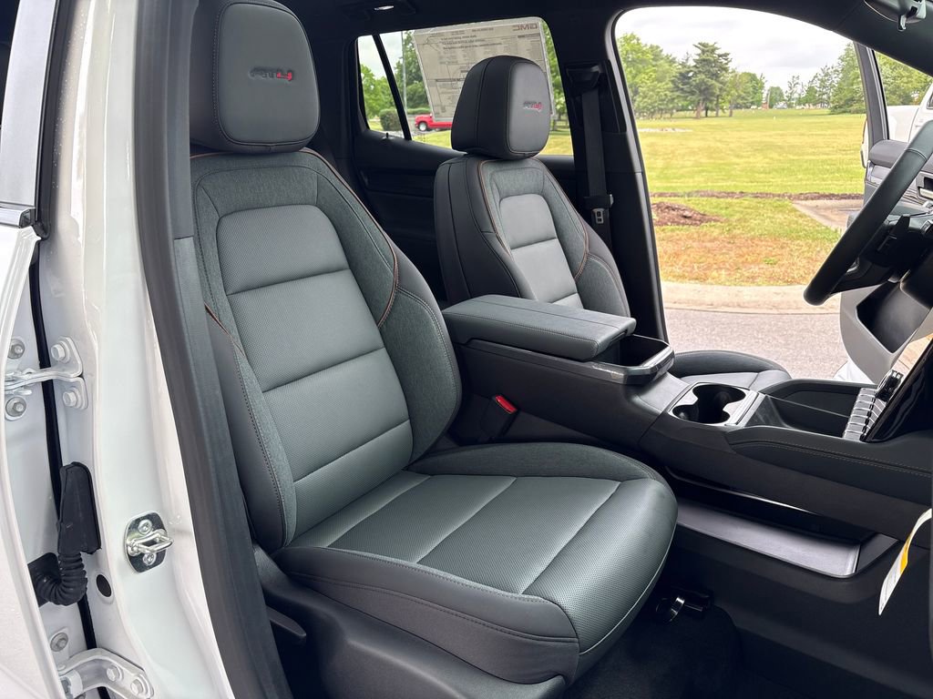 New 2026 GMC Terrain AT4 w/ LPO, Floor Liner Package AWD/4WD image 41