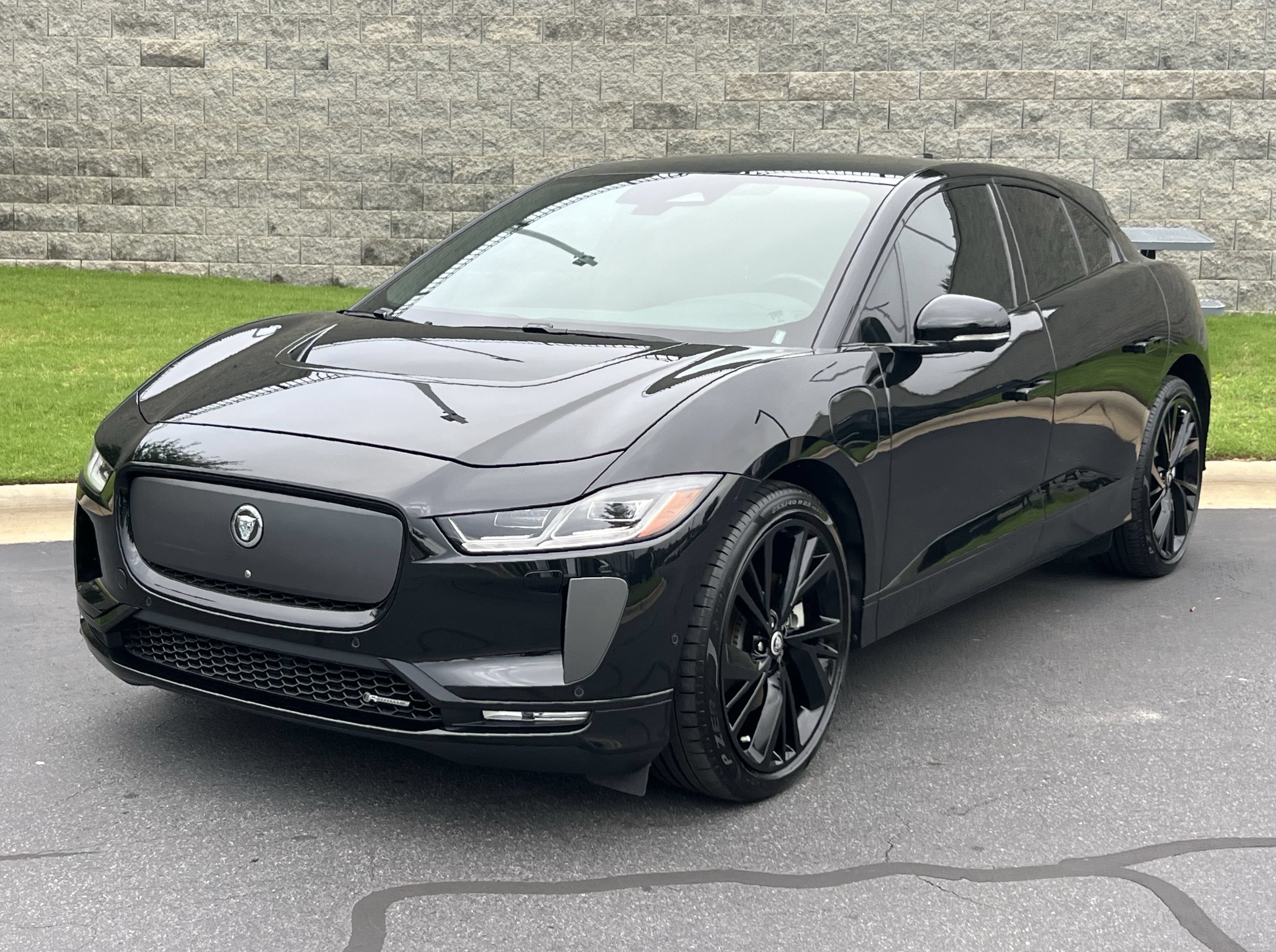 Used 2024 Jaguar I-PACE R-Dynamic HSE AWD/4WD image 1