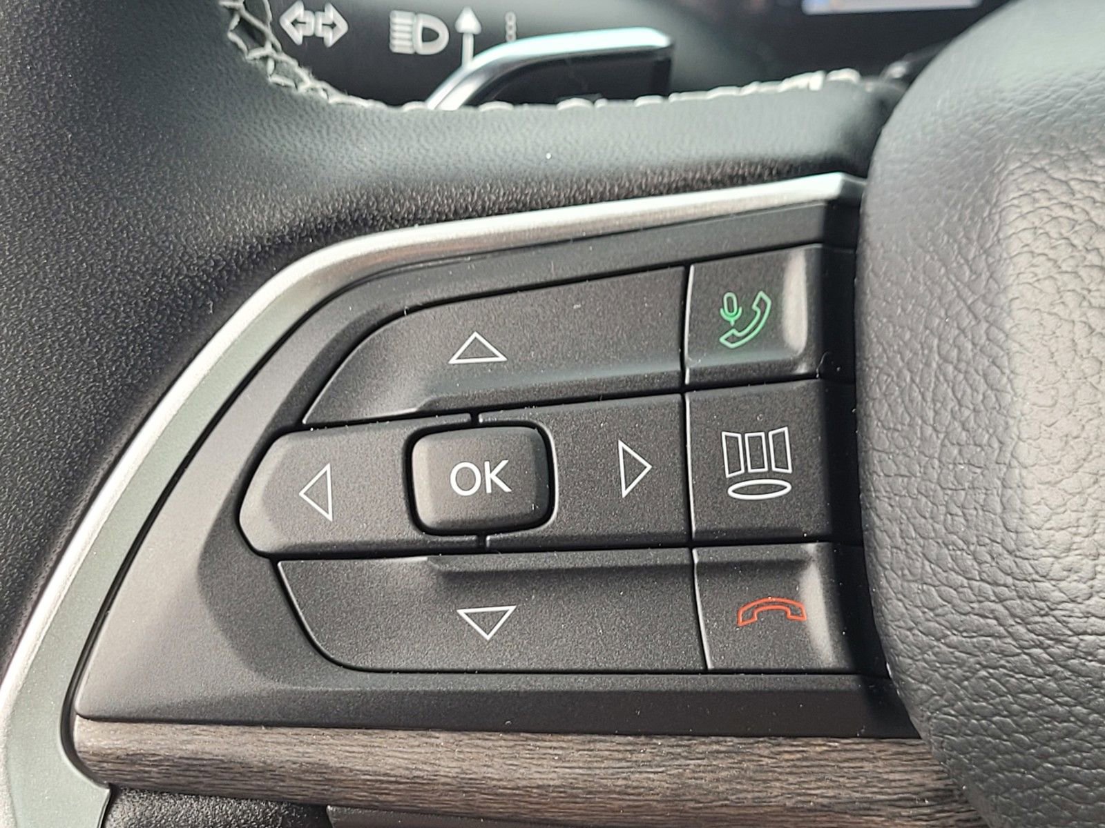 New 2025 Jeep Grand Cherokee Limited w/ Luxury Tech Group II image 22