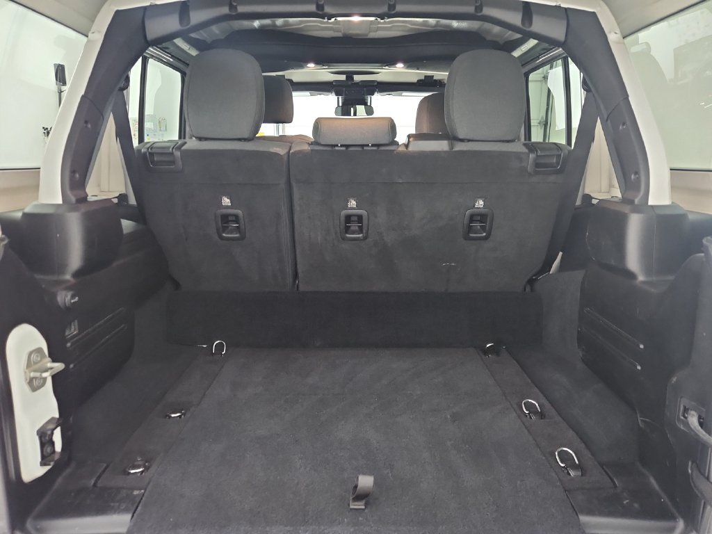 Certified 2024 Jeep Wrangler Unlimited Sahara AWD/4WD image 35
