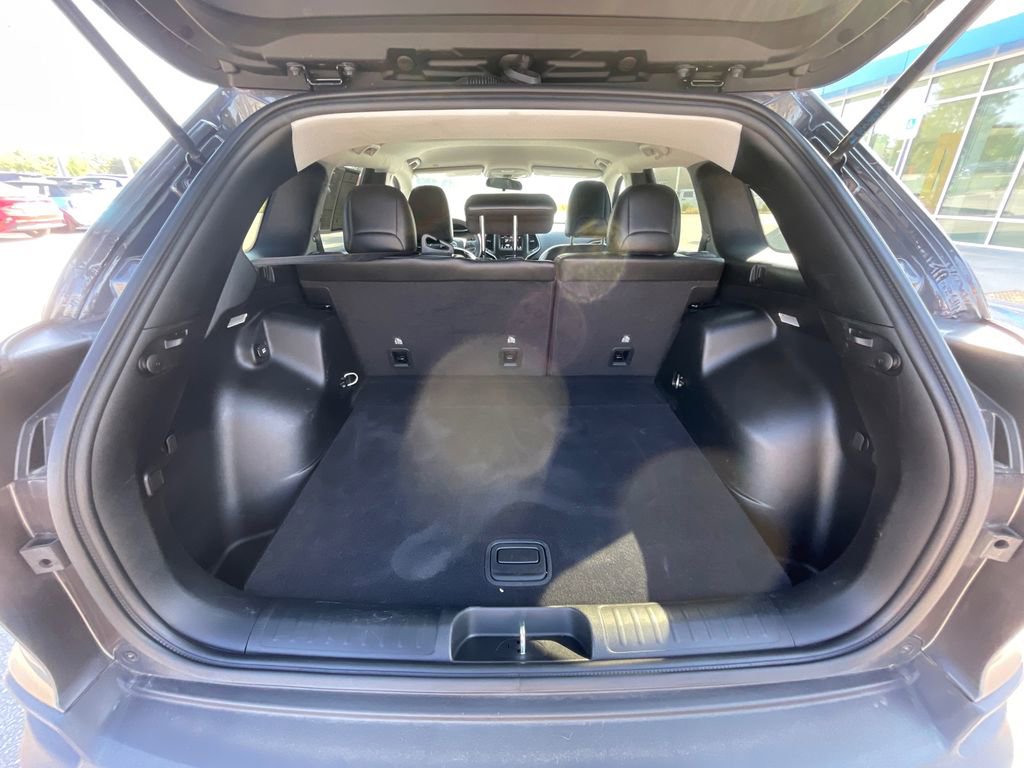 Used 2020 Jeep Cherokee Latitude Plus image 22