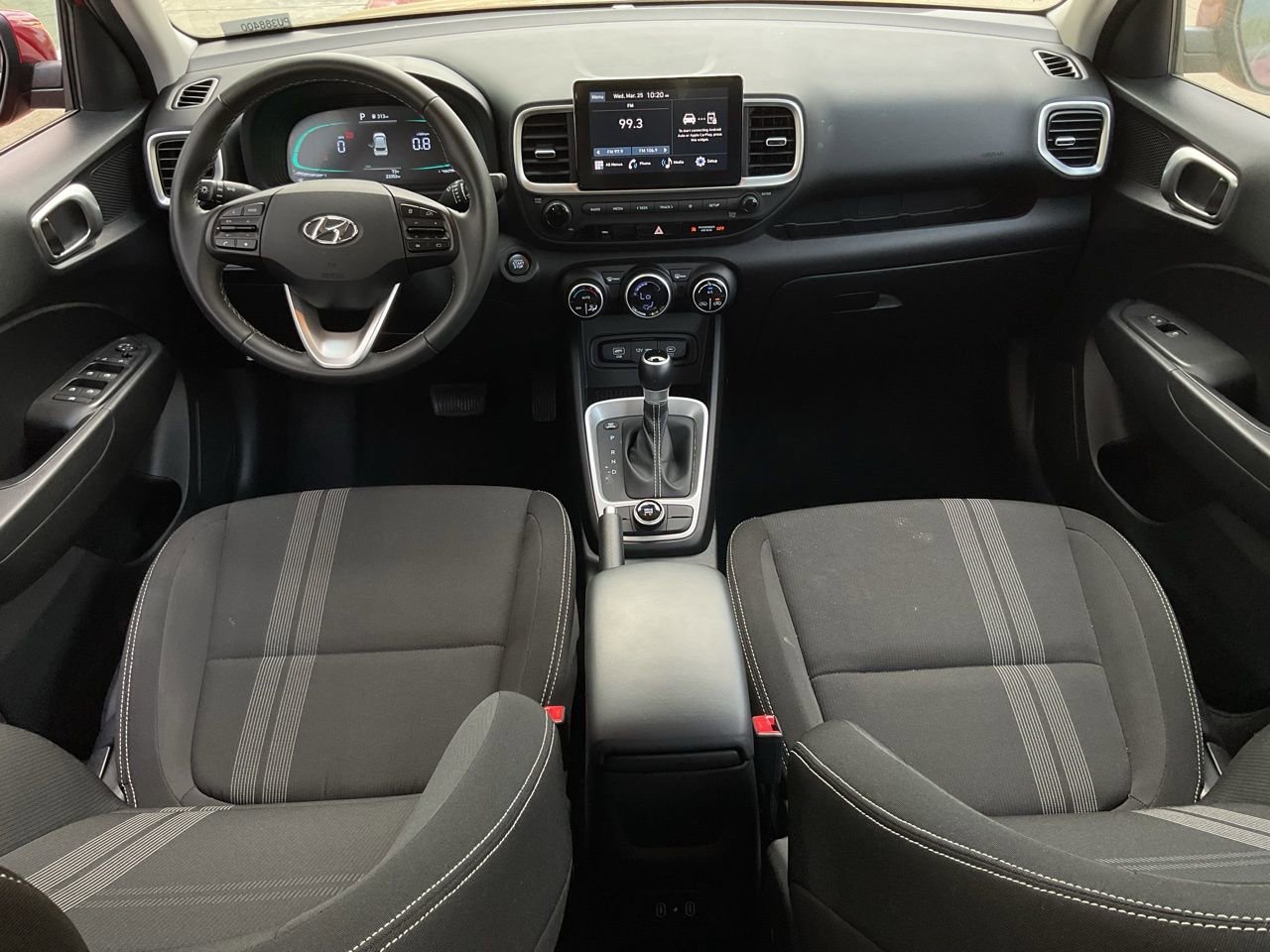 Used 2025 Hyundai Venue SEL image 21