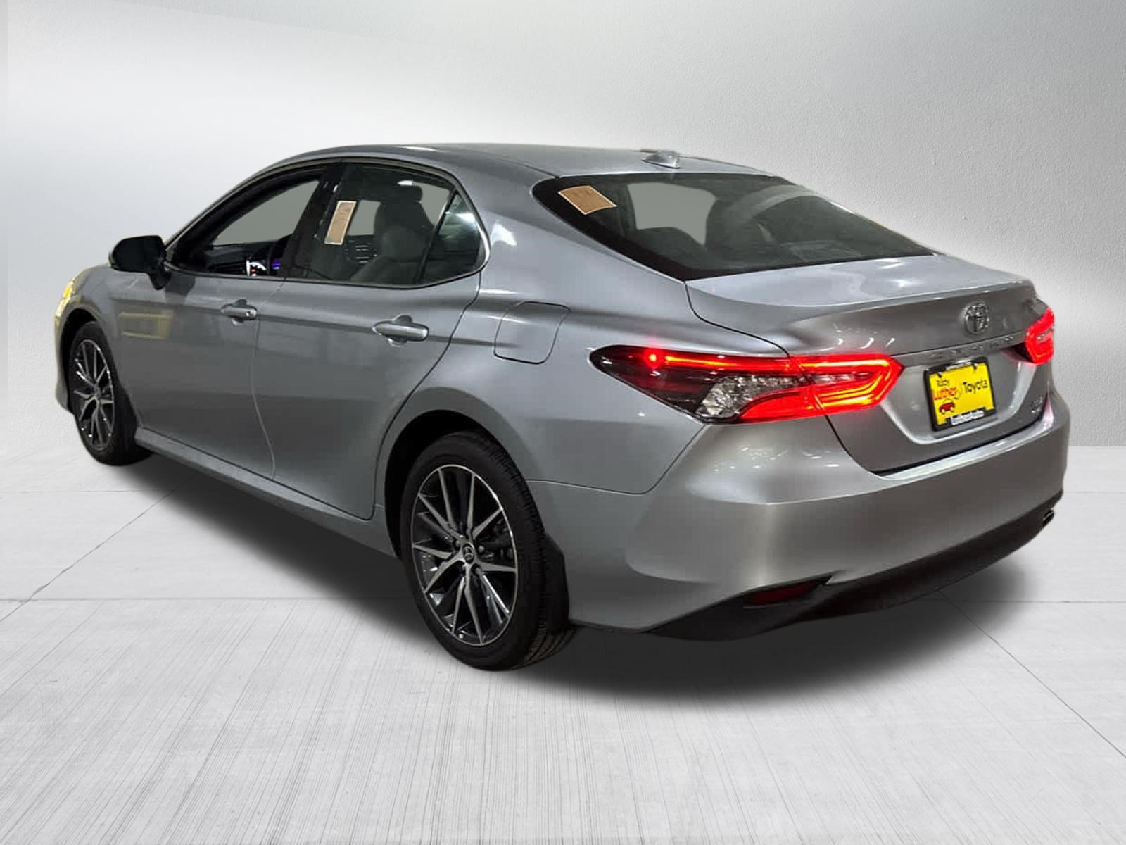 Certified 2023 Toyota Camry XLE w/ Cold Weather Package AWD/4WD image 4
