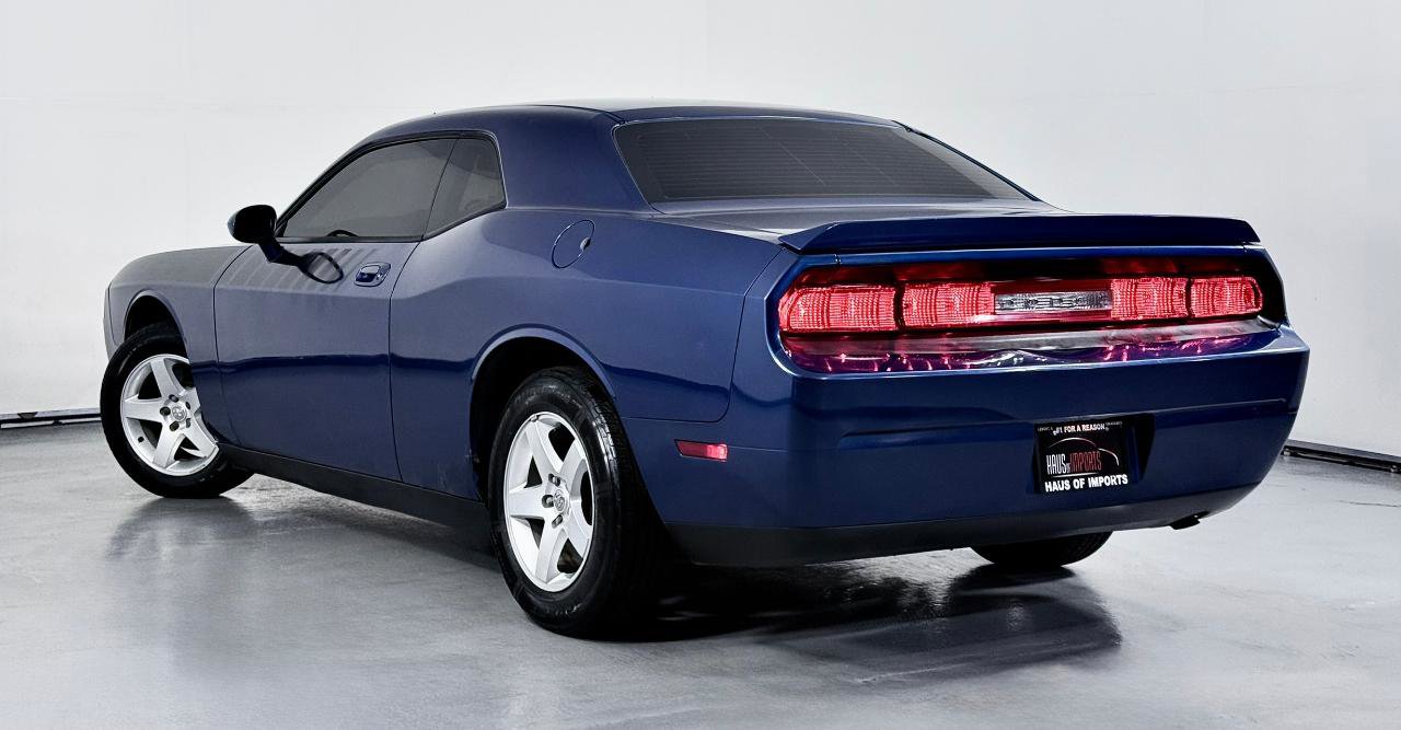 Used 2010 Dodge Challenger SE image 11