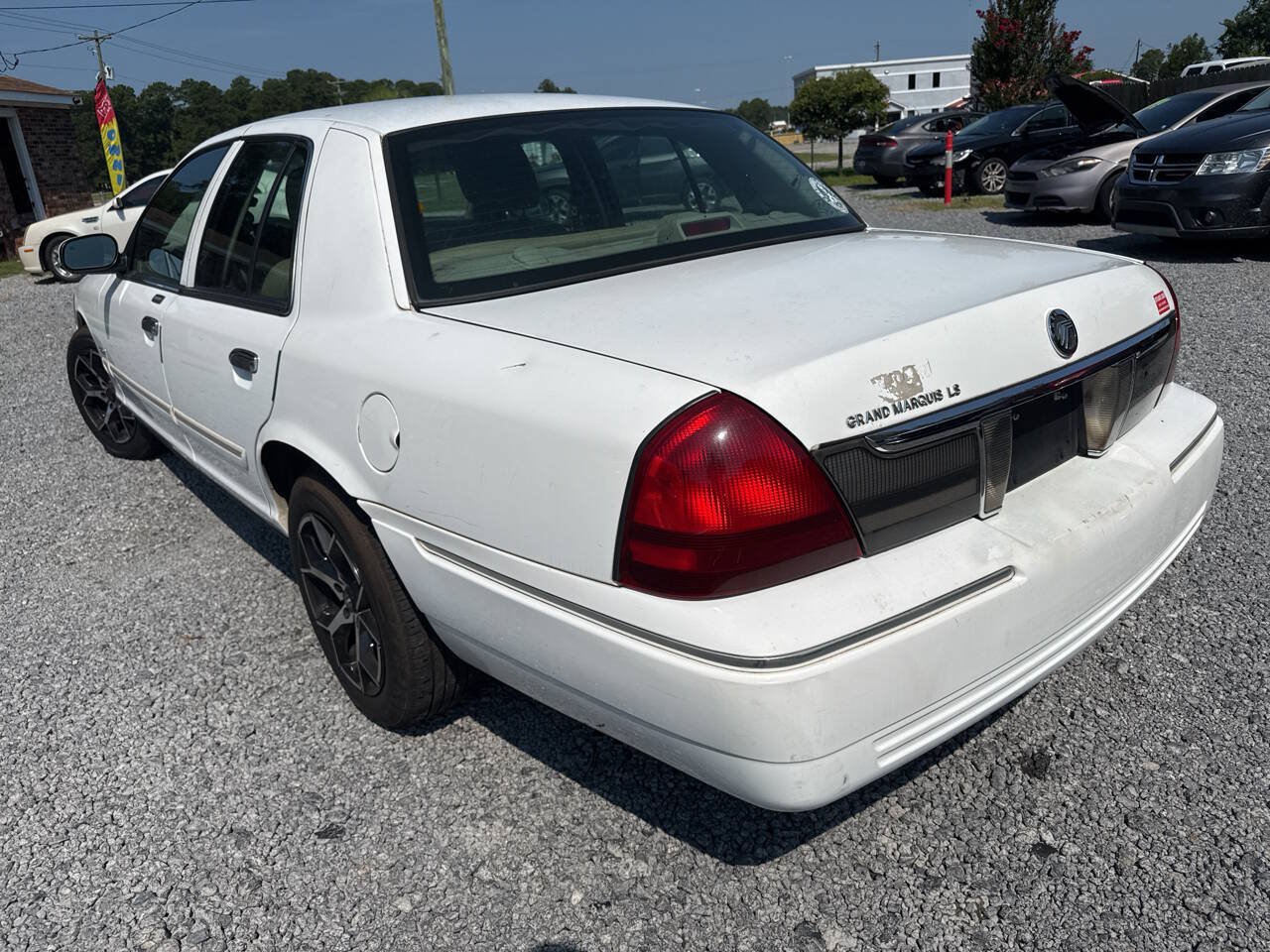 Used 2011 Mercury Grand Marquis LS RWD image 3