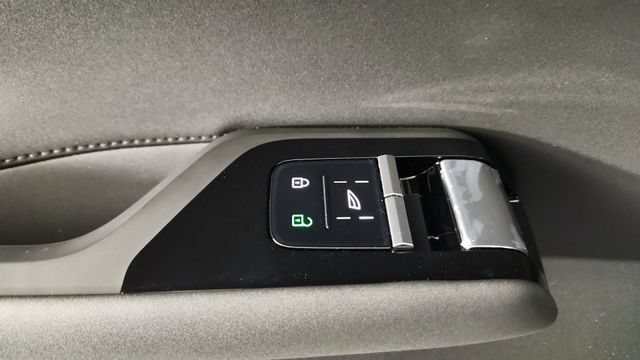 New 2026 Volvo EX90 Plus RWD image 10