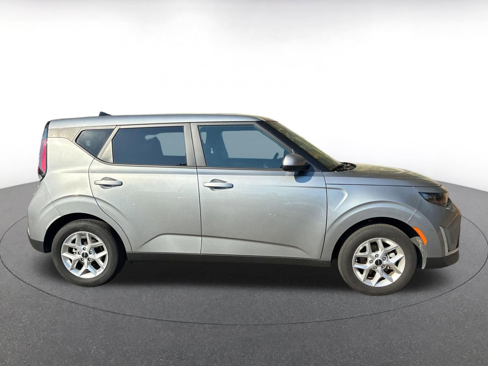 Used 2025 Kia Soul LX w/ LX Technology Package image 8