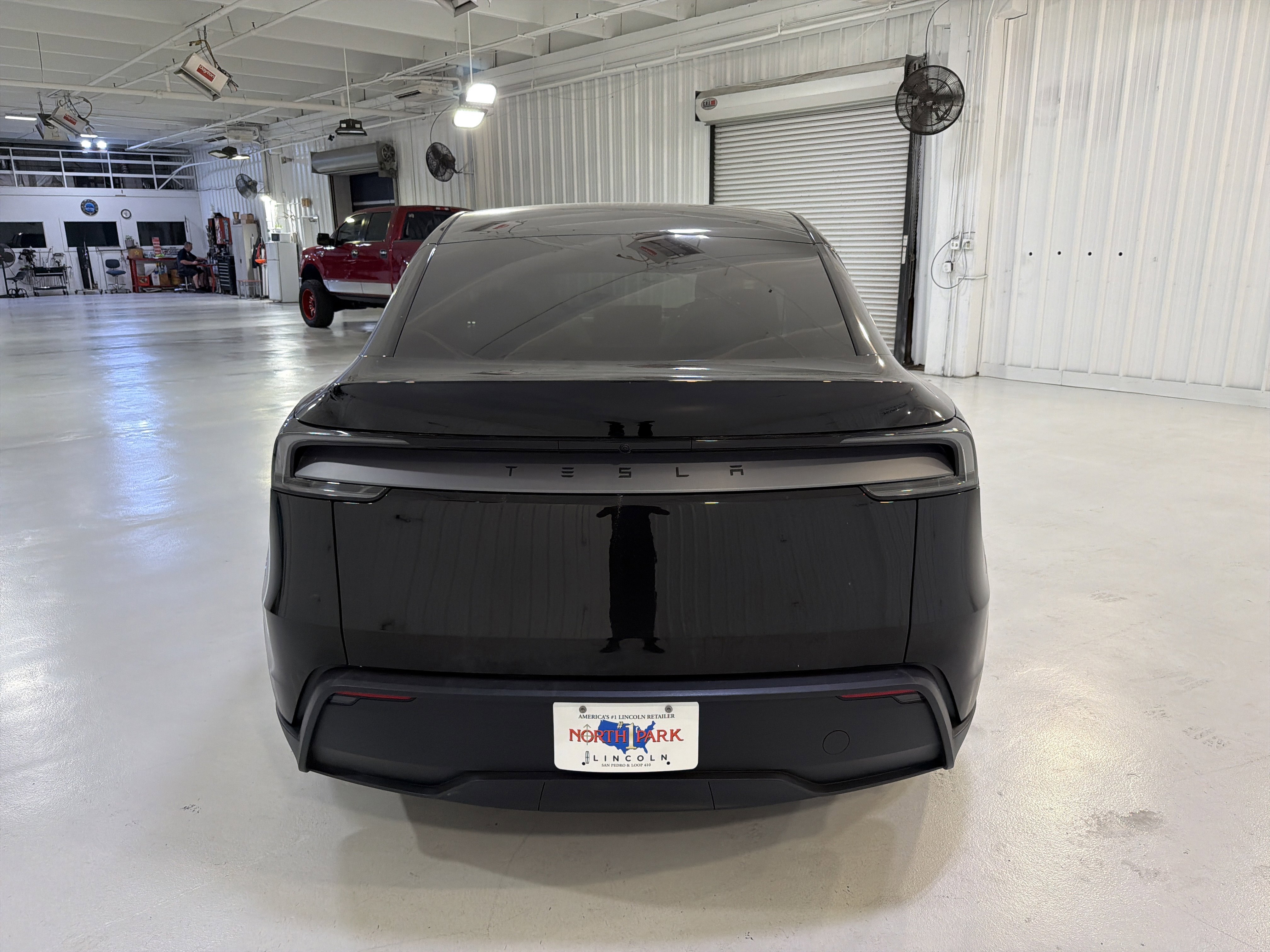 Used 2026 Tesla Model Y 2WD image 4