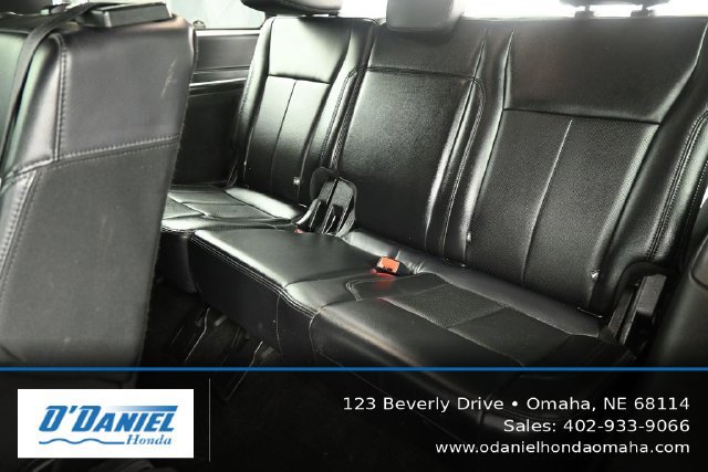 Used 2019 Ford Expedition XLT w/ Equipment Group 202A AWD/4WD image 38