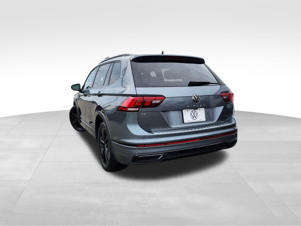 Certified 2022 Volkswagen Tiguan SE R-Line image 4
