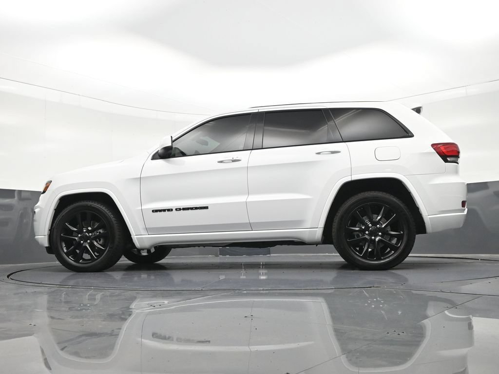 Used 2021 Jeep Grand Cherokee Laredo X RWD image 29