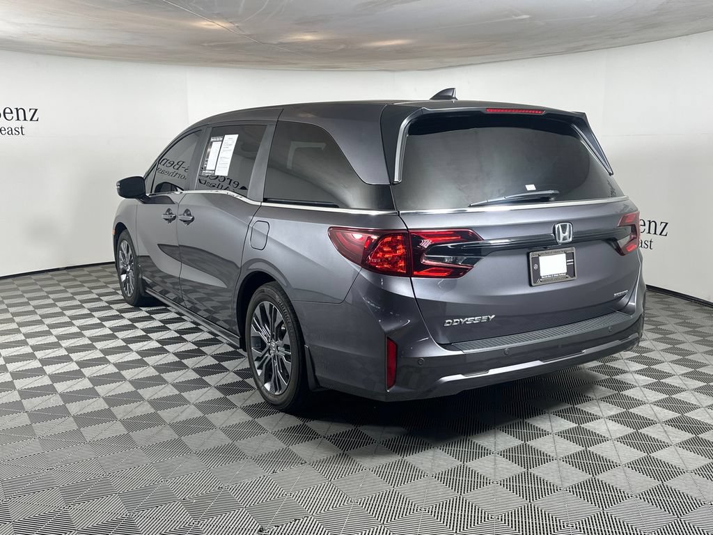 Used 2025 Honda Odyssey Touring image 5