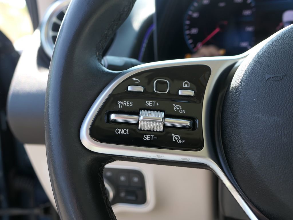 Used 2022 Mercedes-Benz GLB 250 4MATIC image 16