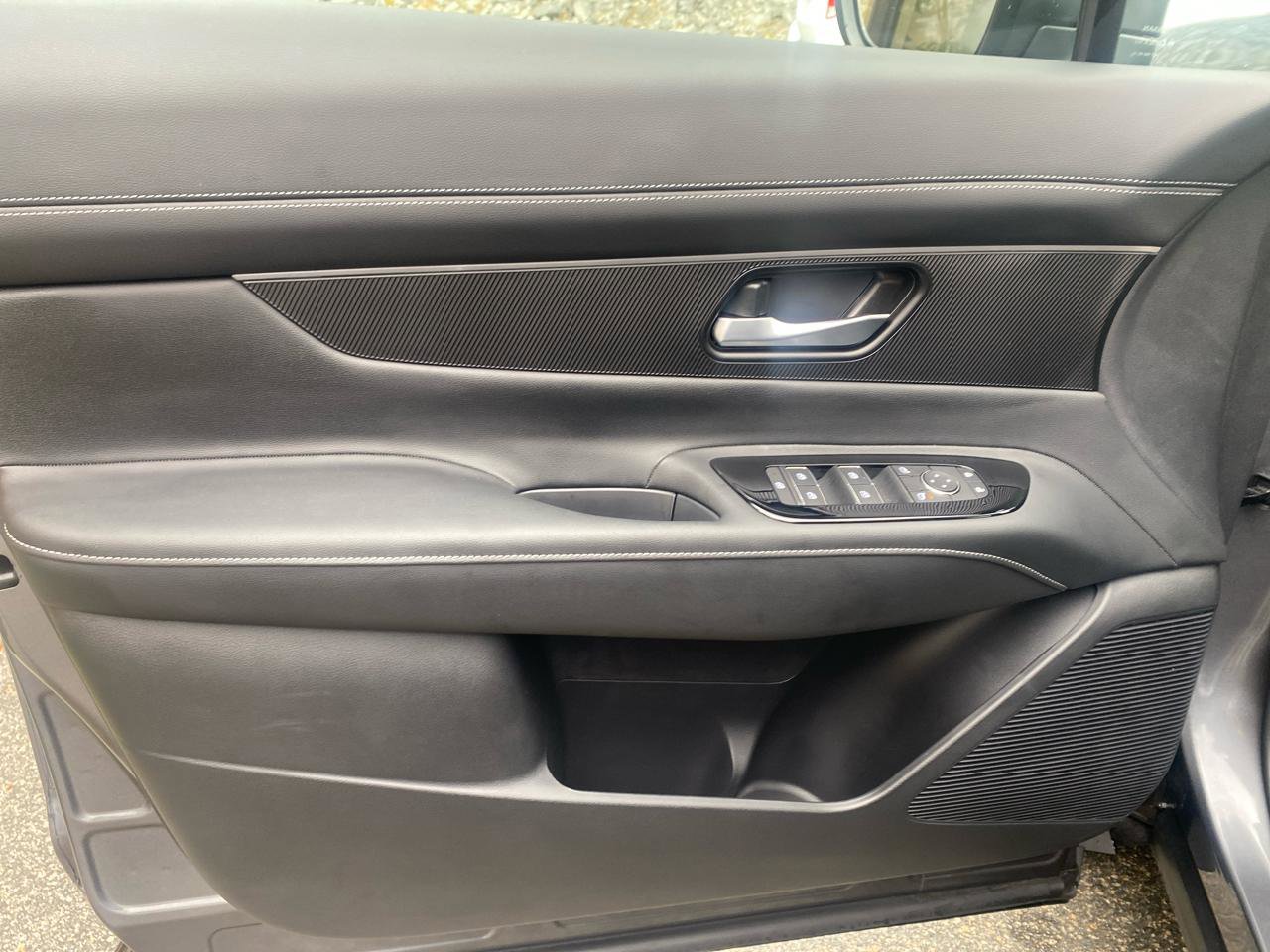 Used 2025 Nissan Murano SV AWD/4WD image 26