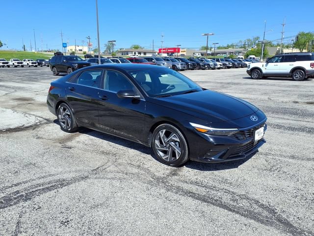 Used 2025 Hyundai Elantra SEL FWD image 6