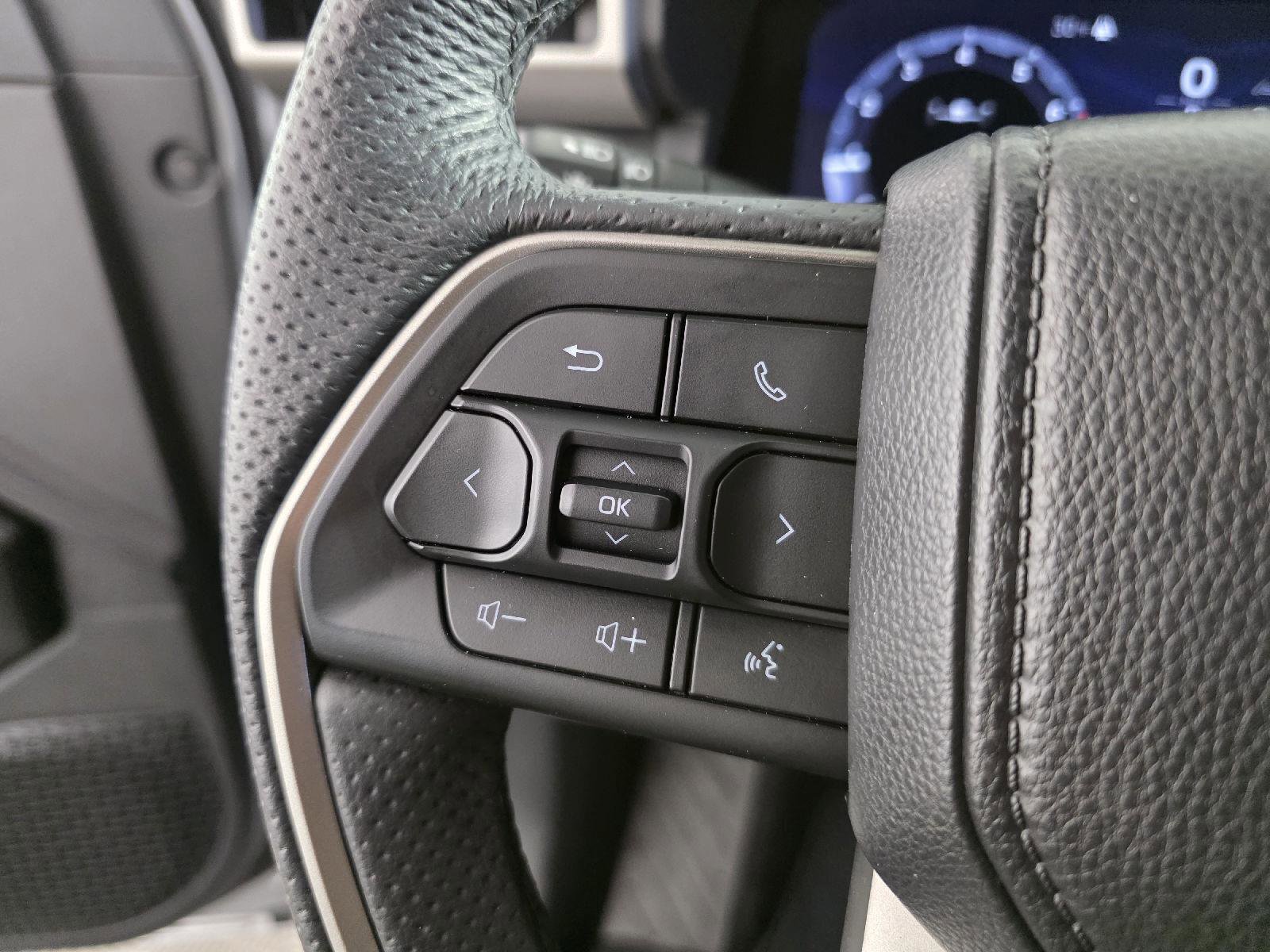 Used 2025 Toyota Tacoma TRD Off-Road image 31