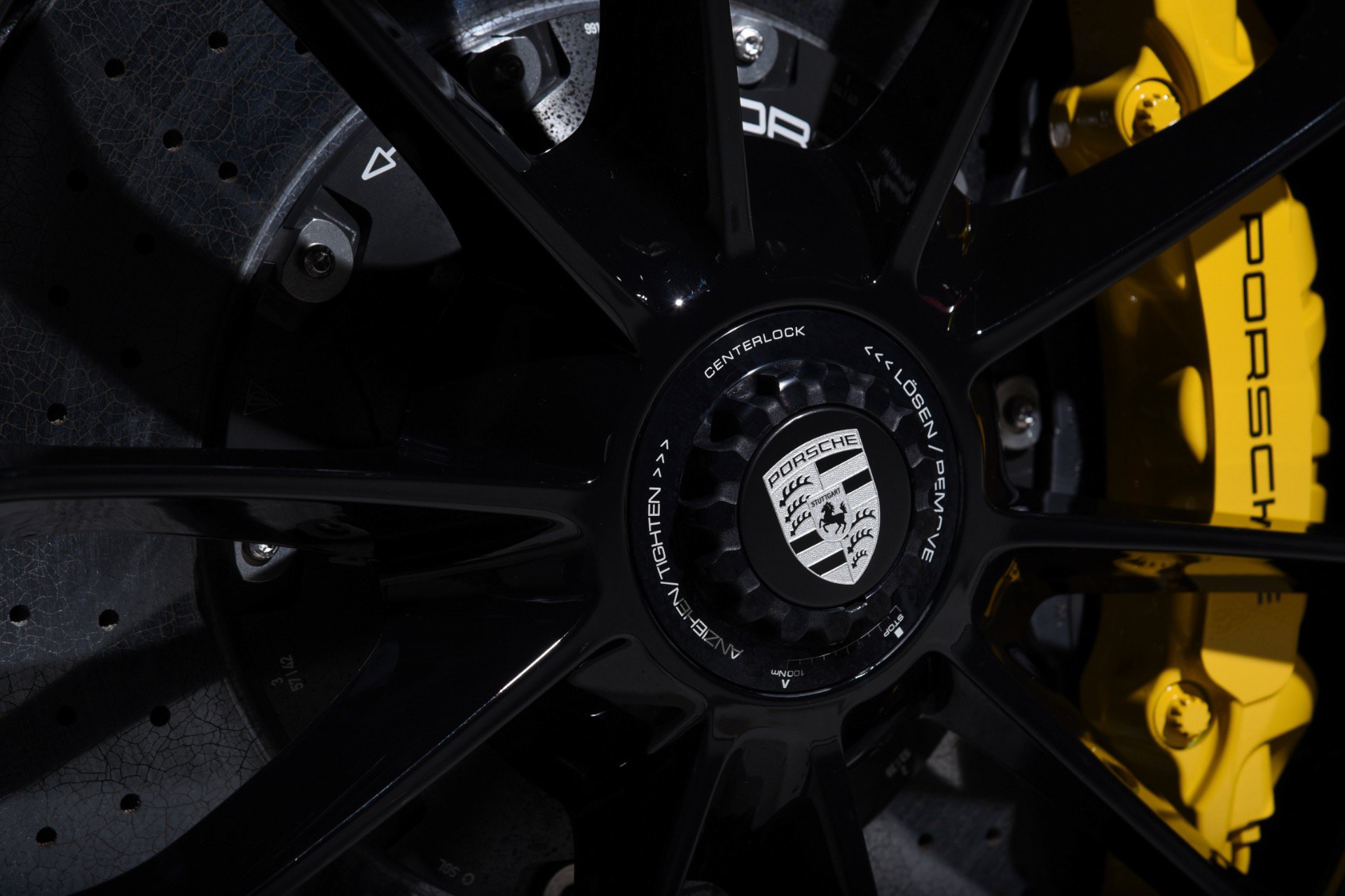 Used 2016 Porsche 911 R RWD image 9
