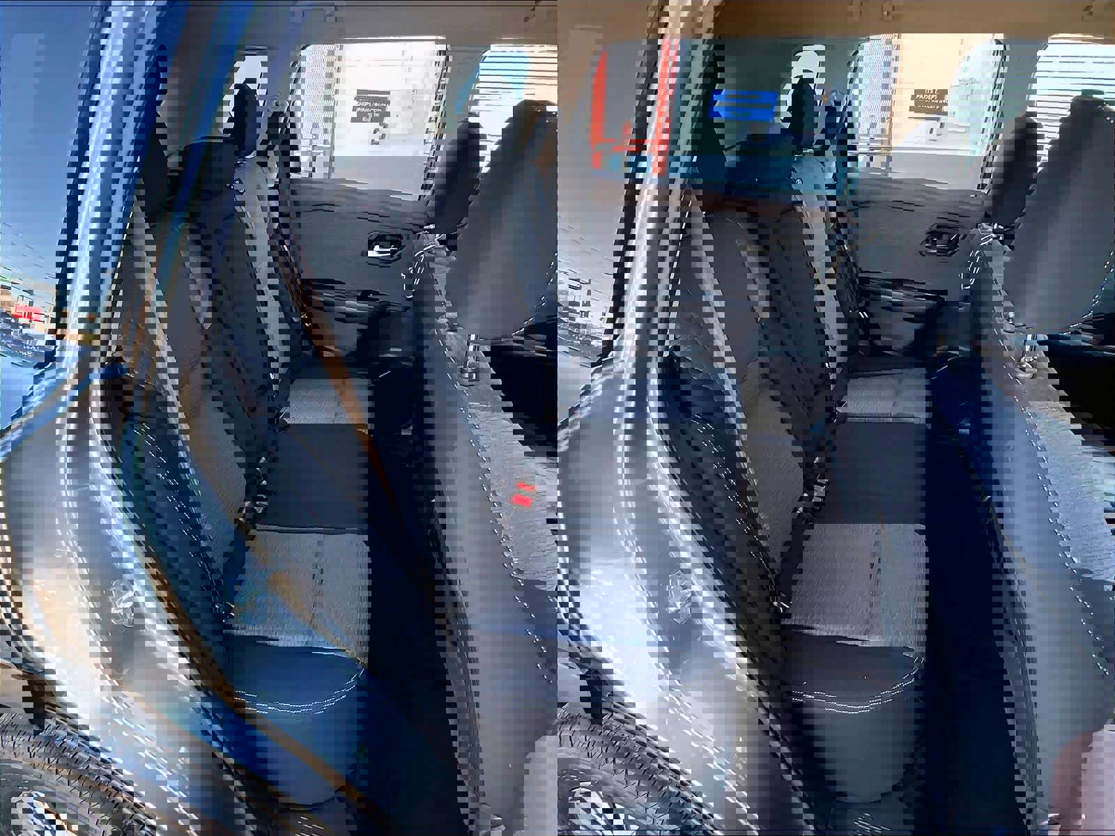 Used 2023 Nissan Rogue SV image 15