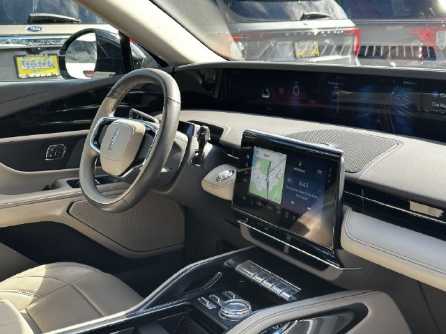 Certified 2024 Lincoln Nautilus Premier AWD/4WD image 33