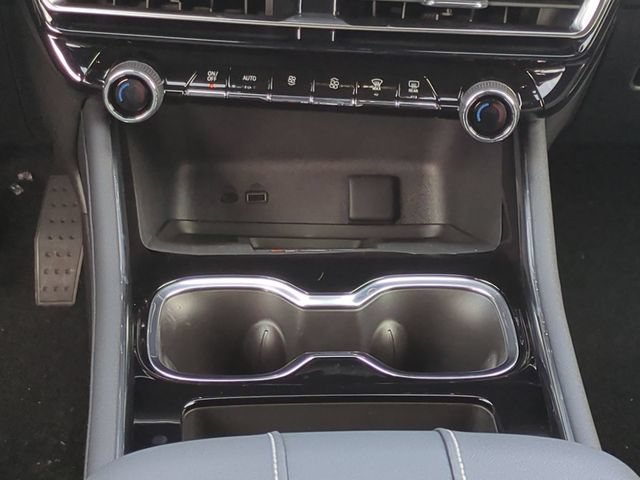 New 2026 Chevrolet Traverse LT w/ Driver Confidence Package FWD image 19