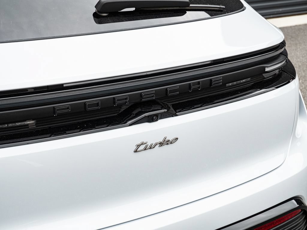 Certified 2025 Porsche Macan Turbo Electric w/ Premium Package AWD/4WD image 39