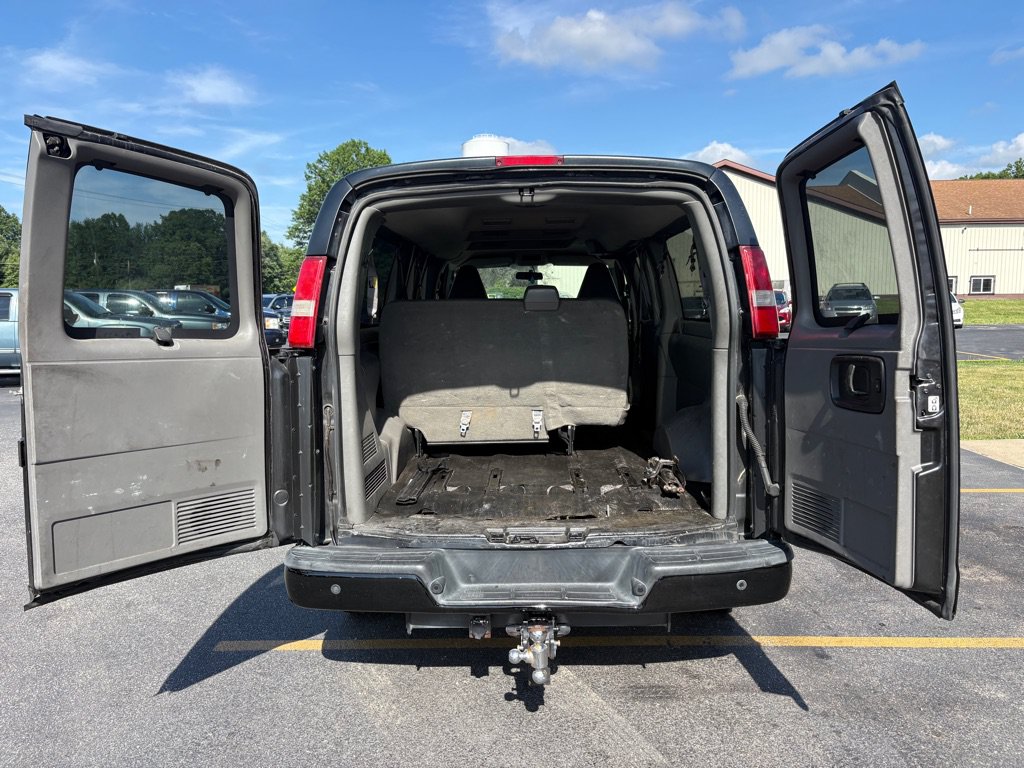 Used 2016 Chevrolet Express 3500 LS RWD image 13