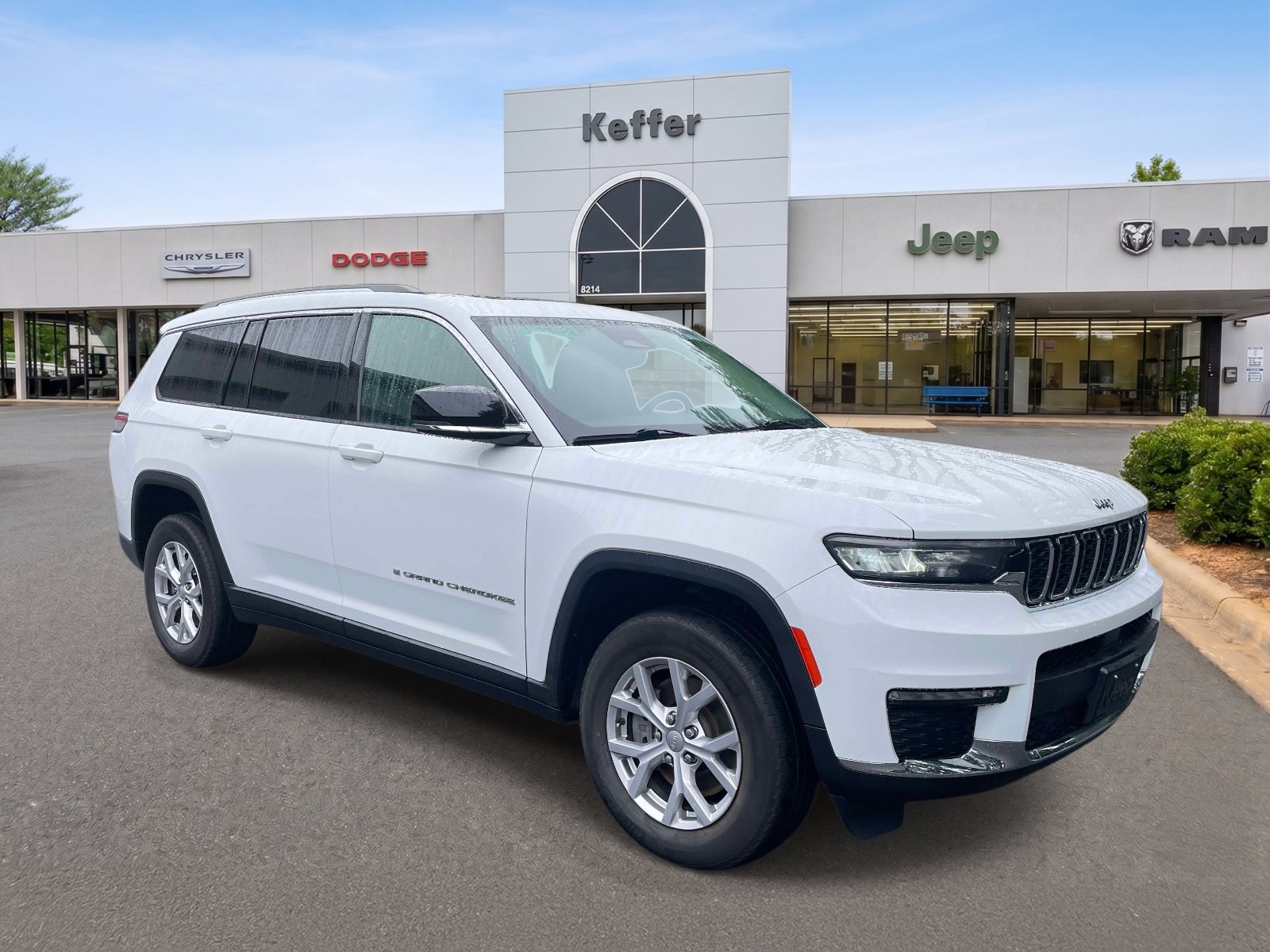 Certified 2021 Jeep Grand Cherokee L Limited AWD/4WD image 2
