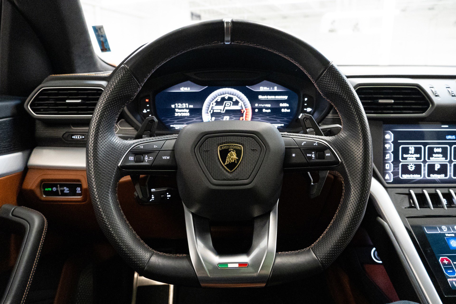 Used 2019 Lamborghini Urus image 15