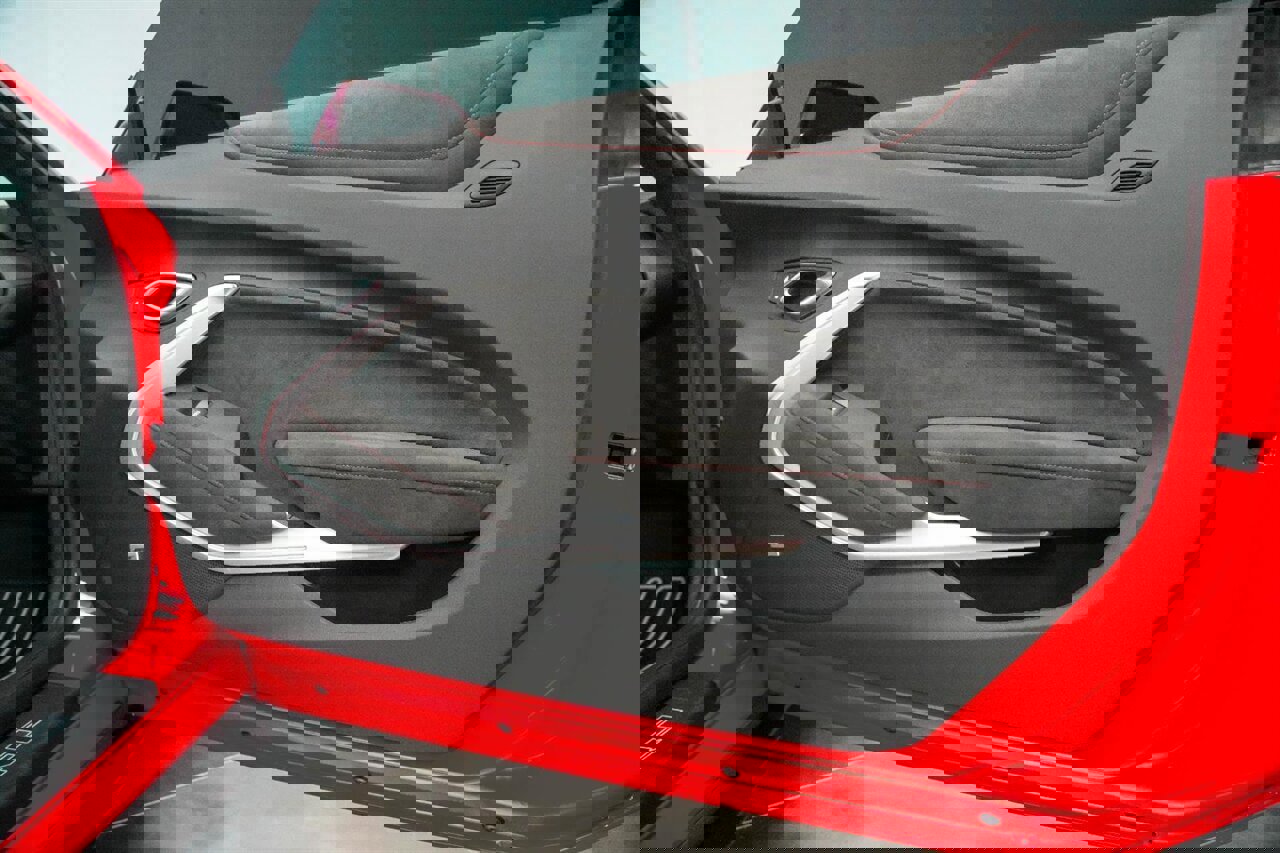 Used 2018 Chevrolet Camaro ZL1 image 31