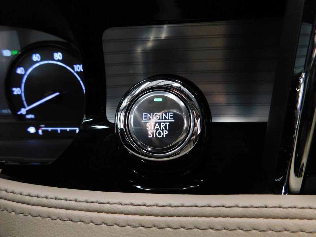 Used 2021 Lincoln Corsair Standard w/ Equipment Group 101A image 27