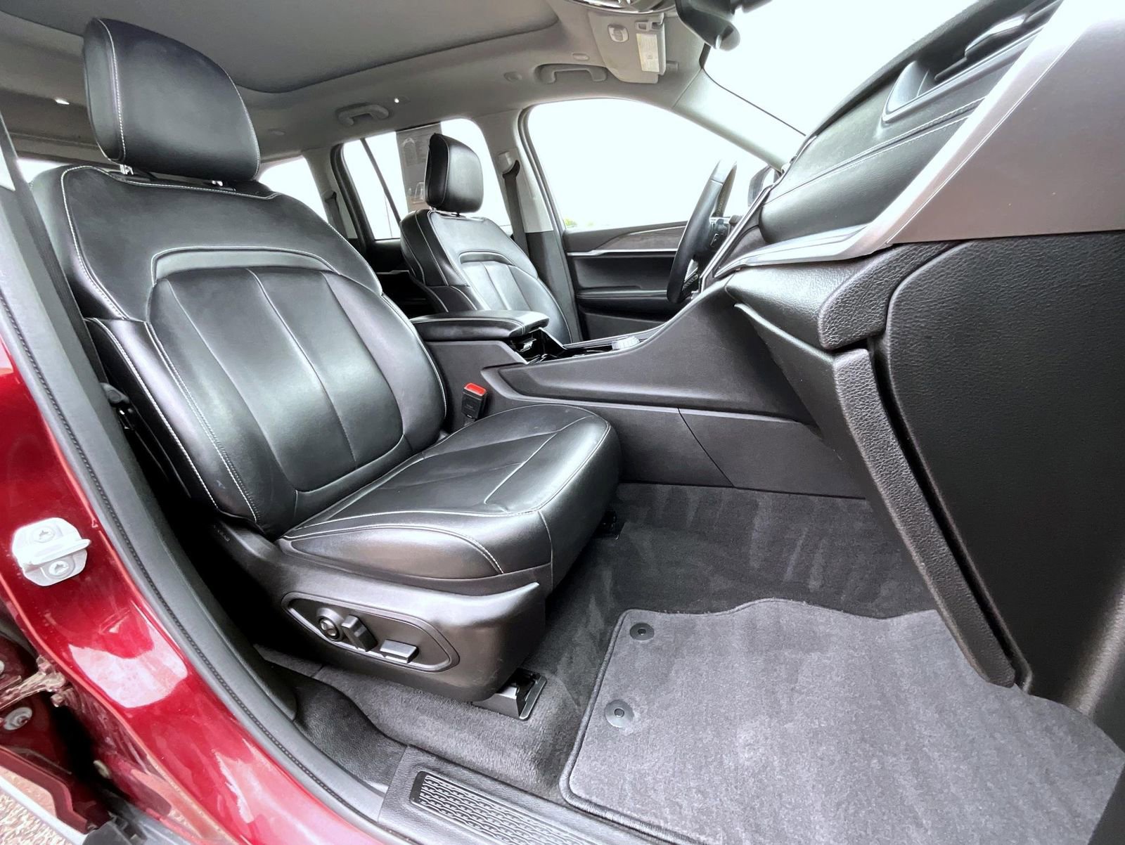 Used 2022 Jeep Grand Cherokee Limited w/ MOPAR Finishing Package image 16