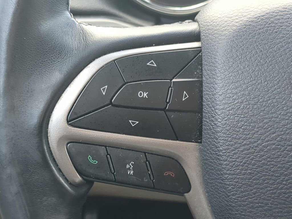 Used 2019 Jeep Grand Cherokee Laredo RWD image 18