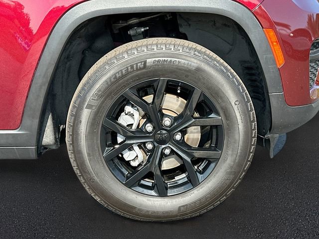 Used 2024 Jeep Grand Cherokee Altitude image 30