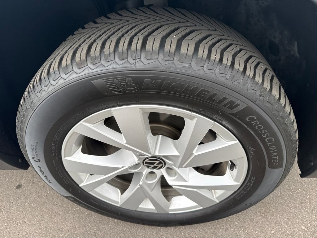 Used 2020 Volkswagen Atlas Cross Sport S image 31