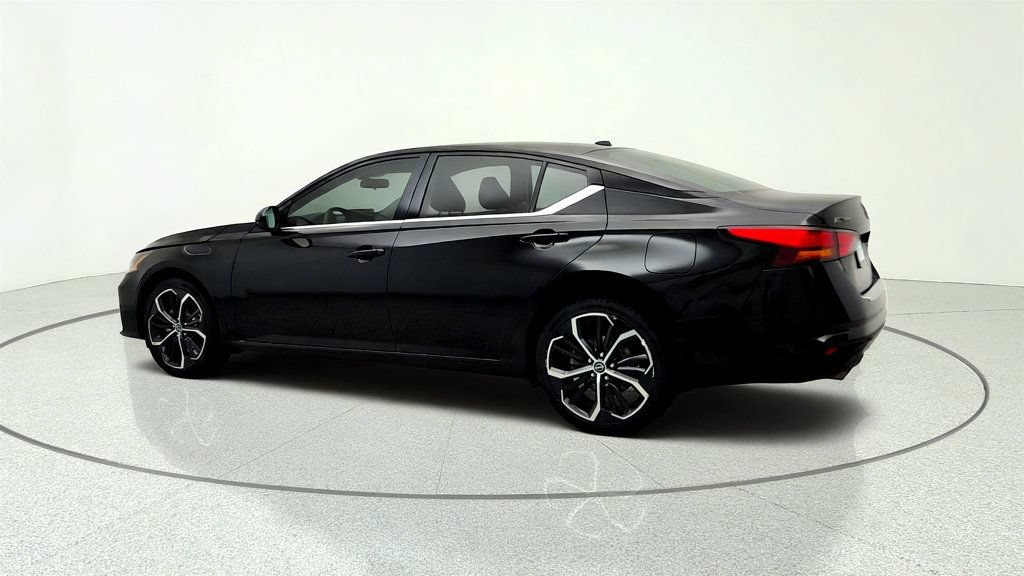 Used 2023 Nissan Altima 2.5 SR w/ SR Premium Package AWD/4WD image 7