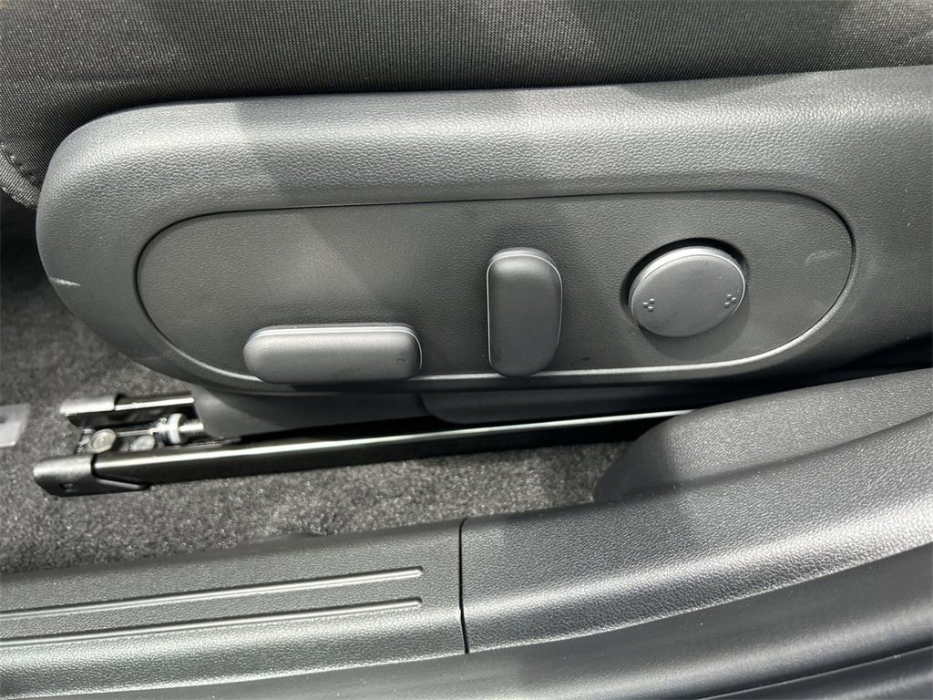 New 2025 Hyundai Ioniq 5 SE image 23