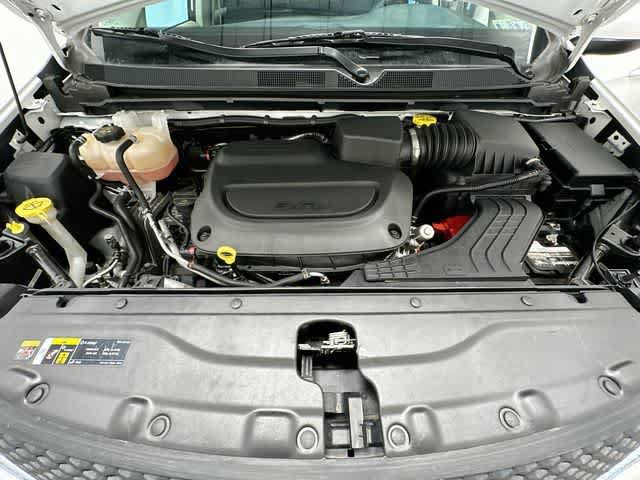 Used 2022 Chrysler Voyager LX FWD image 28