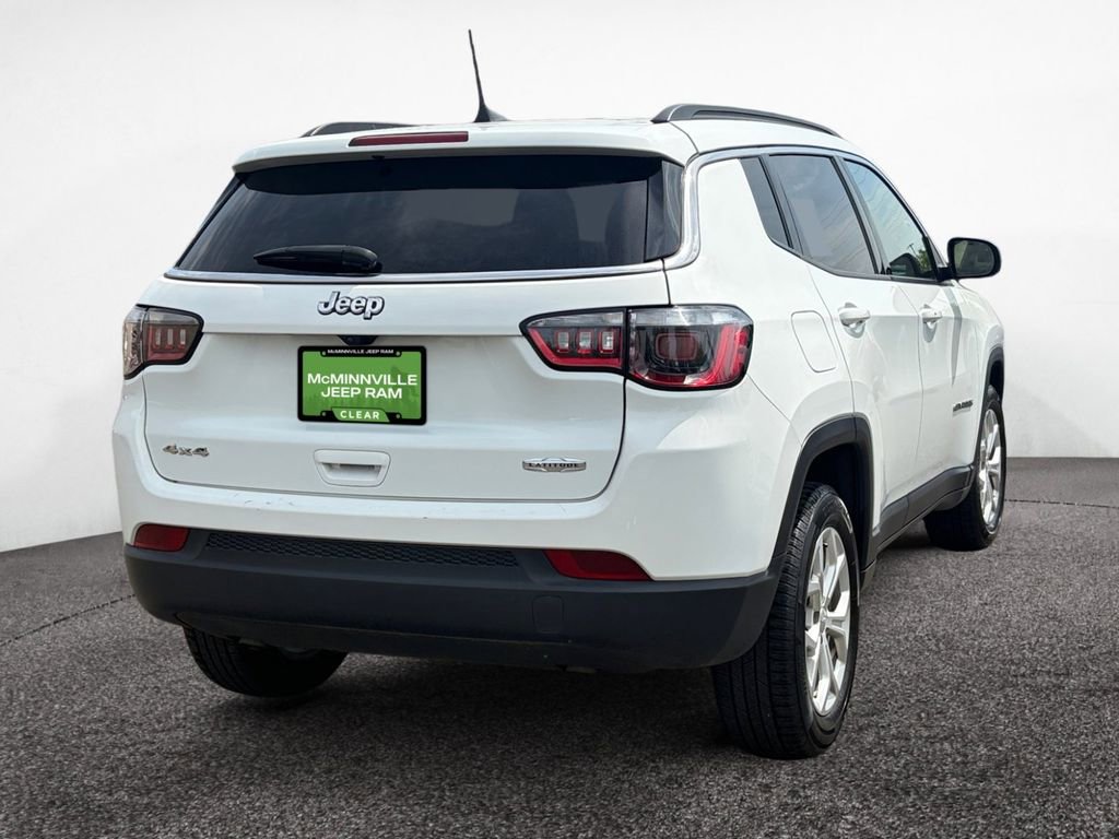 Used 2024 Jeep Compass Latitude AWD/4WD image 5