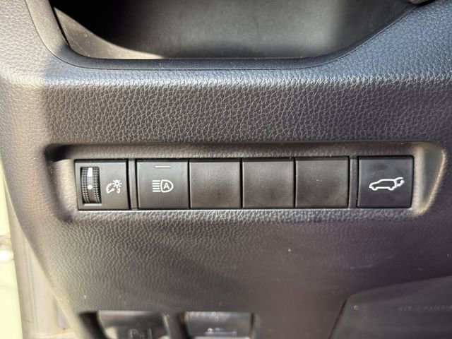 Used 2019 Toyota RAV4 XLE Premium image 24