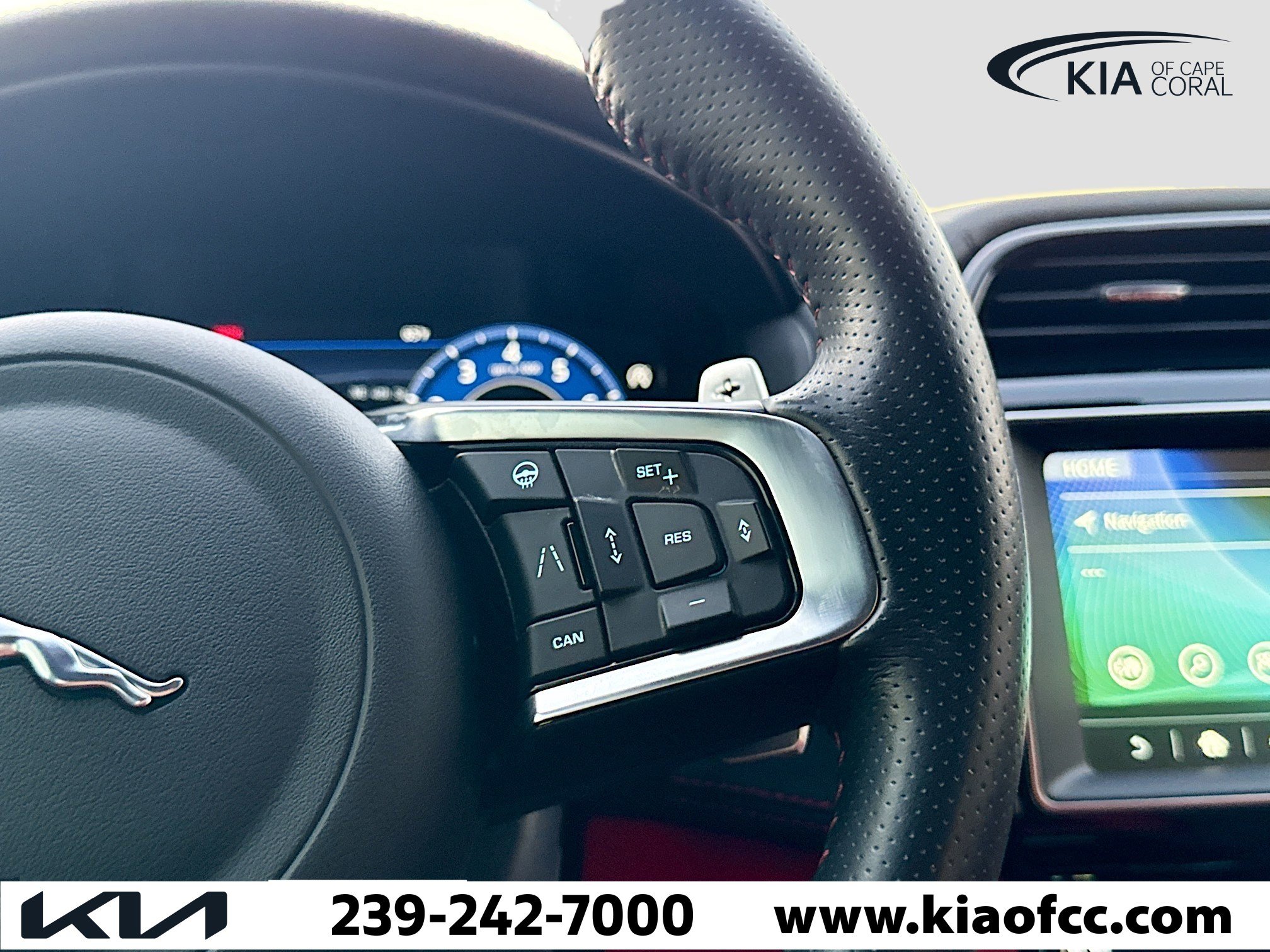 Used 2020 Jaguar F-PACE SVR image 37