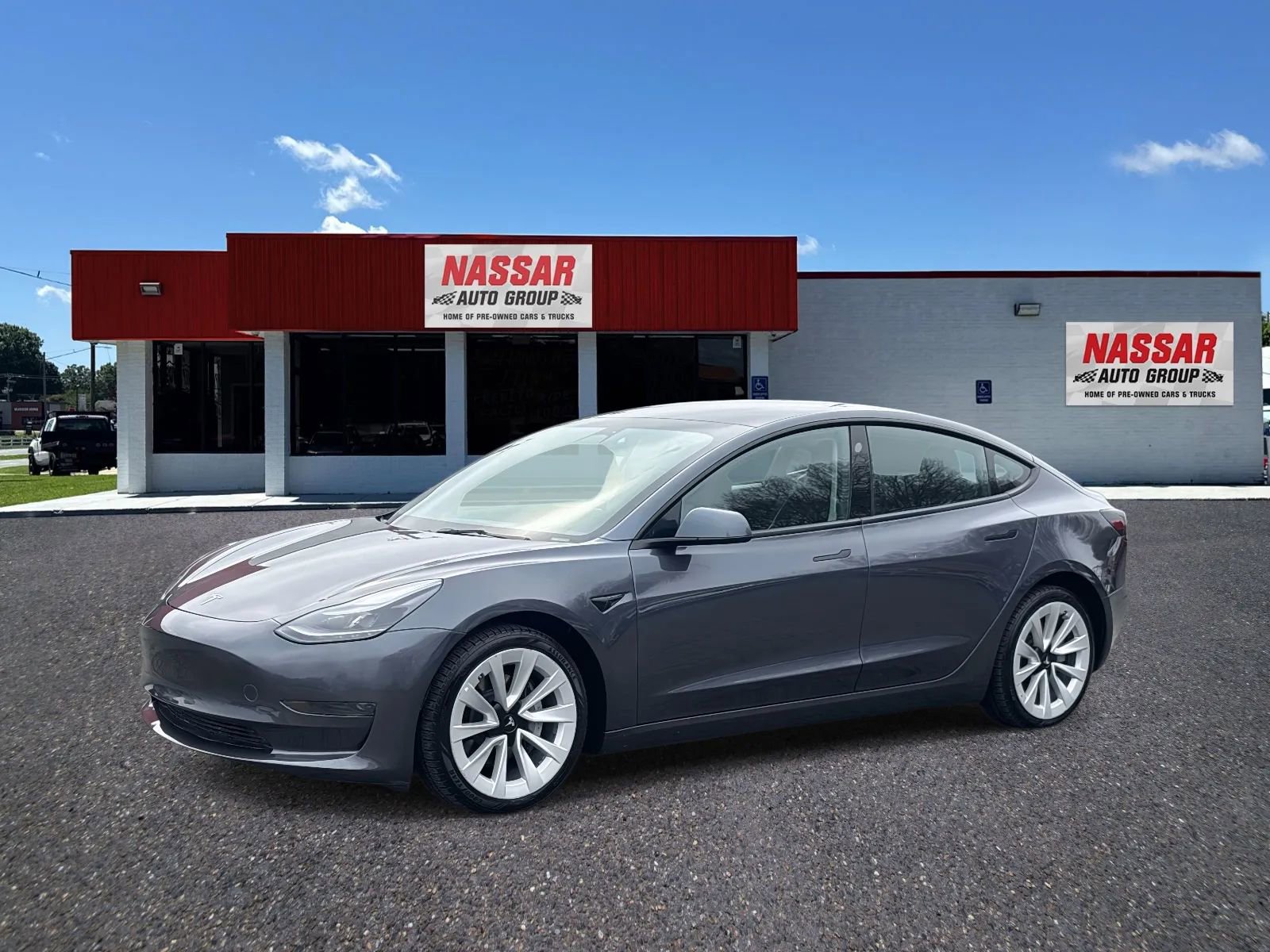 Used 2023 Tesla Model 3 Standard Range RWD image 1