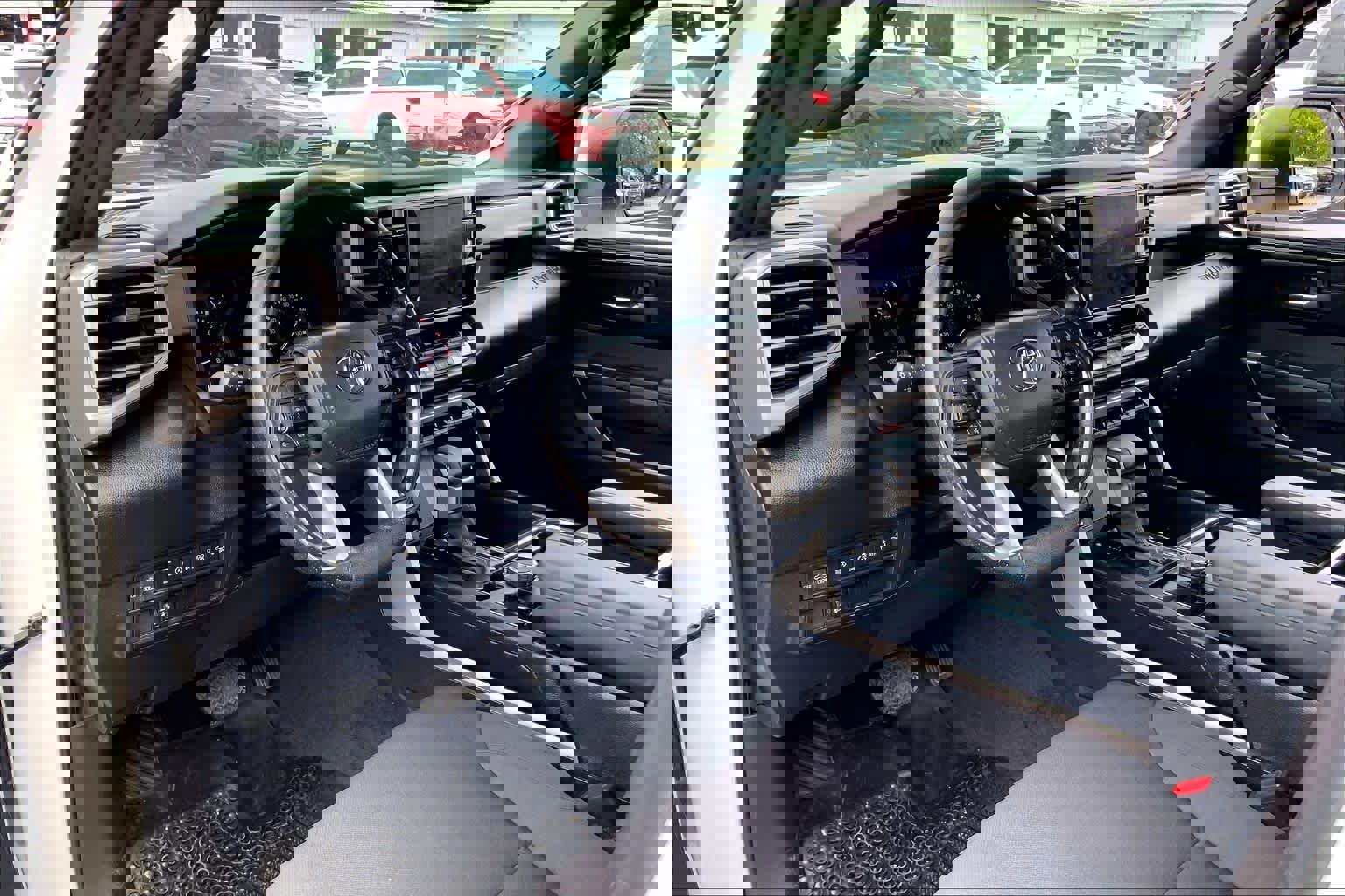 Used 2025 Toyota Tundra SR5 image 17