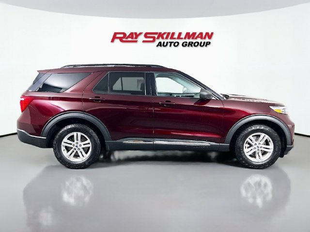 Used 2022 Ford Explorer XLT w/ Equipment Group 202A AWD/4WD image 8