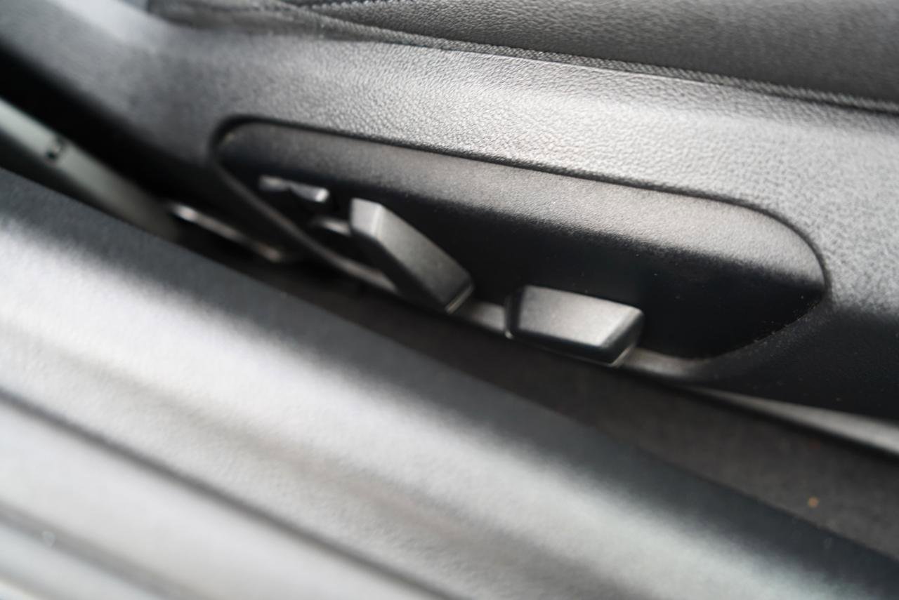 Used 2023 BMW Z4 sDrive30i w/ Premium Package image 69