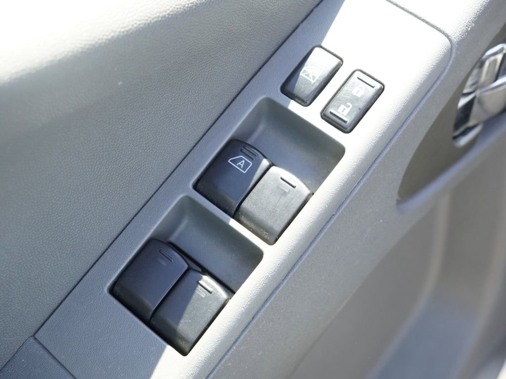 Used 2017 Nissan Frontier SV image 8