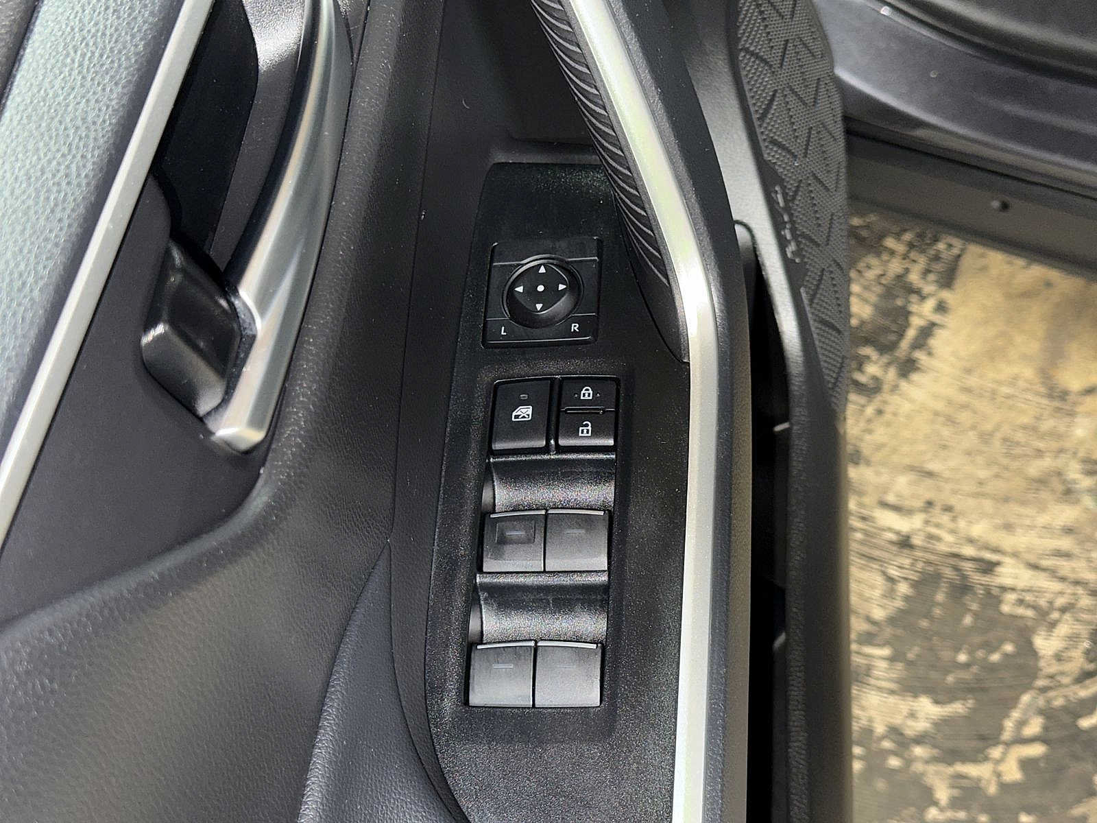 Certified 2025 Toyota RAV4 XLE AWD/4WD image 22