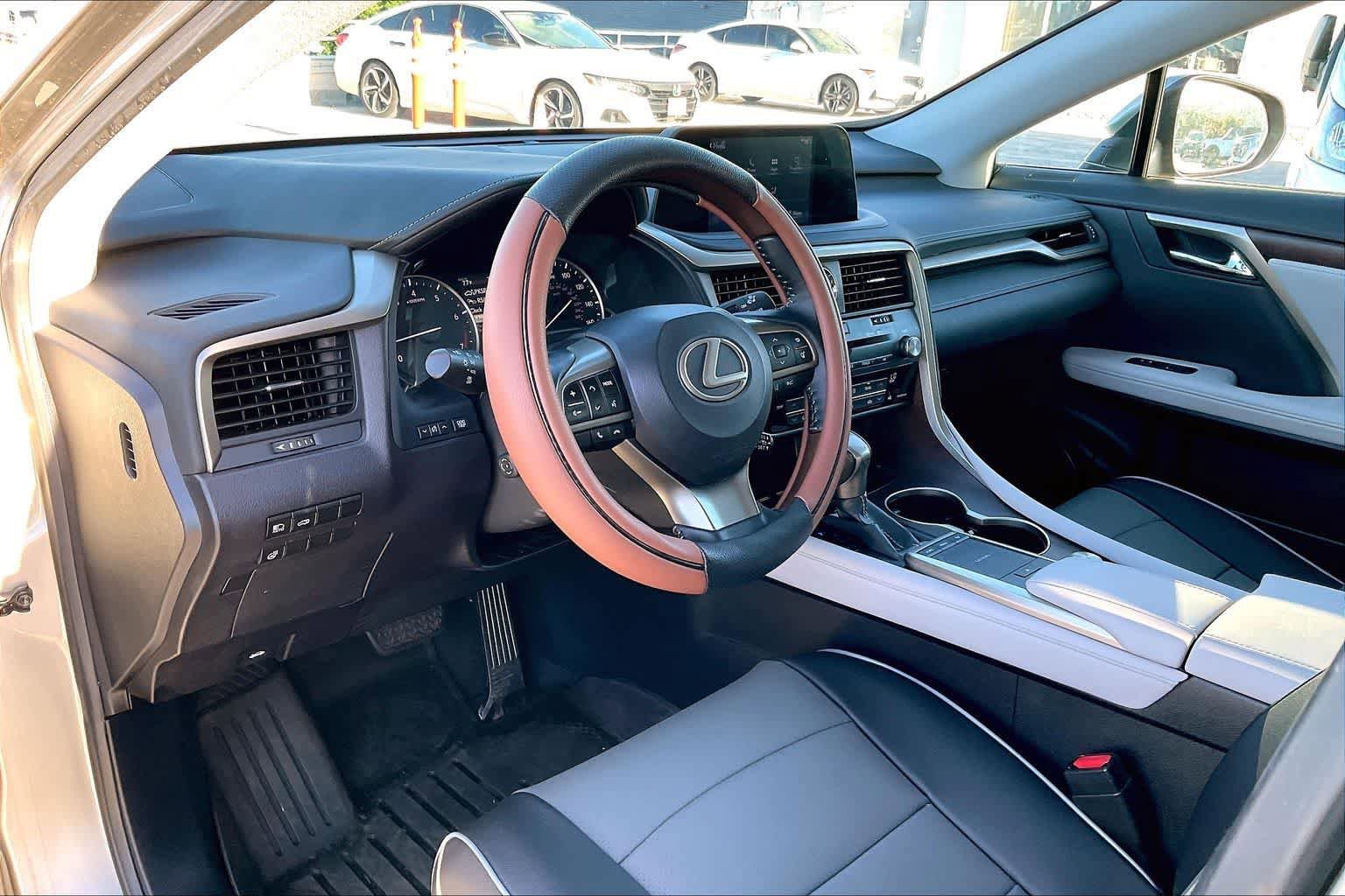 Used 2020 Lexus RX 350 FWD w/ Premium Package image 2